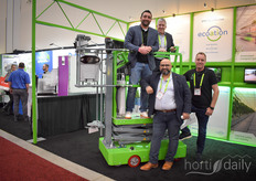 The team with FormFlex Canada and Ecoation: Albert Pinto, Brian MacDonald, Saber Miresmailli & Dennis van Gaalen