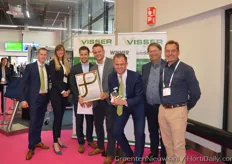 The proud winners of the GreenTech Innovation Award with their Autostix: Richard Groenewegen, Charlotte Langerak-Visser, Alex van Bruggen, Teun Hinze, Robbert-Jan In 't Veld, Ton Visser and Michael Henzler from Visser Horti Systems.