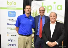 The BPIA (Biological Products Industry Alliance) has broadened their activities from biological crop protection products to biological stimulants as well. “A mega trend”, Executive Director Keith Jones states. In the photo with Jon Amdursky and Eric Smith, BioSafe Systems.