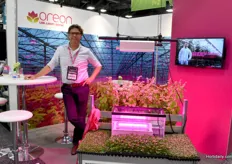 Arnold de Kievit, Sales Manager of USA/Canada of Oreon shows their water-cooled LED grow lights