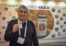 Claudio Garducci with Holland Farming showing the Cropmax product.
