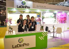 Amy Lee & her colleagues with LED supplier LeDinPro.