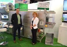 Bart Bovee and Gertie Rongen from Limex, a company specialized in building washers for cleaning crates, young plant trays, buckets and more. As an example of what they can do, see for example this project at Royal FloraHolland.