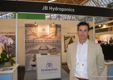 Job Bossers, JB Hydroponics. The 50 liter pot to cultivate organic is still very popular. https://www.hortidaily.com/article/6044386/cultivating-organic-in-50l-containers/