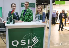 The QSI team was dressed for the occasion! Pictured here: Ronja Lay, Pascal Lilla, and Svenja Dohrmann