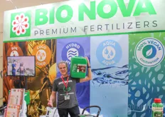 The big fertilizer bottles of BioNova’s booth can always be seen from far off whenever they are present at a show. Eric van Vlimmeren showed off the real-sized version too.