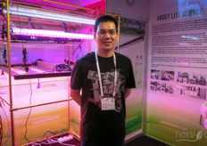Lite Science produces grow lights for the greenhouse, MMJ and vertical farming industries. For Greenhouse and indoor growing the company has different top light dual and light-single solutions. The Cannabis lamps are very powerful, and are their main market. On the photo is Bruce Xie.