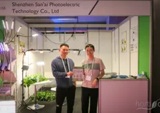 Shenzhen San’ai photoelectric technology produces LED light solutions for Horti applications. On the photo are Wei Wang and DongYuan Lan.