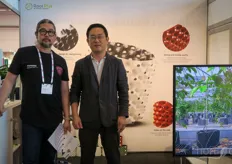 GS Korea markets its Root Plus branded products internationally that have air root pruning qualities. The company is looking for distributors in Europe, including in the UK, France and The Netherlands. On the photo to the right is Seyong Kim and Jiman Kim.