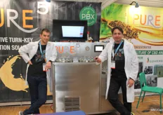 George Bratanov and George Stantchev of Pure5. The extraction machine they brought was working during the show.