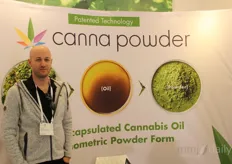 Canna Powder proposes an innovative CBD powder. At the company's booth, Ariel Dan described the product to the visitors